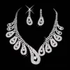 Nuovo set di gioielli da sposa in cristallo Bling economico Collana in argento placcato orecchini di diamanti Set di gioielli da sposa per le donne sposa Acc2372 nuziale
