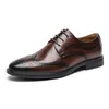 Scarpe brogue da uomo economiche Scarpe da uomo in vera pelle di lusso di qualità Comode scarpe formali marroni marroni fatte a mano per uomo 2023 Nuova moda