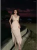 Sukienki swobodne 2023 Summer Seksowna francuska sukienka otwarta z tyłu Celebryty Celebrity Beach Street Clothing Holiday Women Y2K