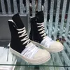 Top Brand Men Casual Shoes High Top Quality Small Triangle Luxury Canvas Trainers äkta läder Suede Lace Up Women Flats Flats gata andningsbara designer Sneakers