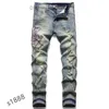 Mäns jeans 22SS Mens byxor Skinny Jeans Stickers Light Wash Ripped Long Blue Motorcykel Rock Revival Joggers Motorcykel Biker Hip Hop Pants Jeans 29-38 Z230721