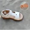 Sandali Sandali da ragazza in vera pelle Cuore carino Punta aperta Morbida pelle bovina Scarpe da scuola per bambini Baby garden Kids Taglia 33 230720