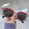 Lunettes de soleil 2023 Personnalité Cat Eye Europe Et États-Unis Mode Luxe Diamant Métal Éblouissant Ins Femme