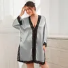 Kvinnors sömnkläder Kvinnor Pyjamas Sexig spets Silk Satin Night Dress Långärmad Nighties V-ringning Nattklänning Nattkläder Lingerie Loungewear PJS