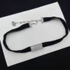 Fashion Leter Choker halsband kvinnor flicka slavnamn ord krage spänne halsband äkta läder sexiga smycken212l