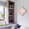 Wanduhren LED Digitaluhr Zeit Stiller Alarm für Schlafzimmer Wohnzimmer Hängen Dekor Elektronisches Holz