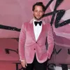 2020 Fashion Pink Velvet Wedding Jacket Peaked Lapel Two Buttons Slim Fit Man Blazers Winter Coat for Prom Party193n