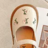 Sneakers cuzullaa dziewczyny księżniczka skórzane buty 2023 Wiosenne dzieci kwiaty narodowe taniec dzieci