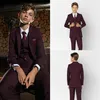 Bourgogne Garçon Costumes Formels Dîner Tuxedos Petit Garçon Garçons D'honneur Enfants Enfants Pour La Fête De Mariage Costume De Bal Tenue De Cérémonie Vestes Vests200U