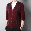 Мужские свитера модного кардиганского свитера Slim Fit Plaid Looting Up с карманами среднего возраста повседневная вязаная одежда