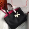 Borse semplici Borsa tote Shopping bag Vera pelle All'interno Lettere di moda Borse a tracolla di alta qualità Tasche di grande capacità Ciondolo pony 42 cm