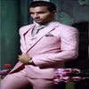 Guapo Slim Fit One Button Pink Groom Tuxedos Beautiful Groomsman Men Formal Men Prom Cena Trajes de negocios Chaqueta Pantalones Corbata Ve184V