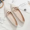 Klänningskor Kvinnor lägenheter pekade tå Beige Lady Flat Heel Shoes Bowknot Slip On Loafers Office Lady Elegant Shoes Soft Sole bekväm 31-45 L230721