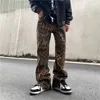 Herr jeans komplett leopard raklinje tryck brem byxor manlig kvinnlig denim streetwear casual vibe överdimensionerade löst kläder 230720