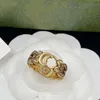 Modedesigner varumärke ringer kvinnor klassisk kristall bokstav guld silver pläterade kärlek bröllop smycken leveranser ring fin snidning fingerring