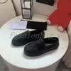 Designer femmes chaussures décontractées couture de voiture chaussures à fond plat semelles souples tissées mocassins petites chaussures en cuir haute qualité dames pied unique boucle en métal chaussure noire