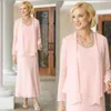 Pink Mother of the Bride Dresses With Jacket Jewel Neck A Line Three Pieces Wedding Gästklänning Ankellängd Billiga brudgum Mor Go265A