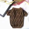 Projektant mody Sweter dla małych średnich psów Letter Drukuj ubrania psów na francuski buldog zimowy płaszcz puck puppy sweter A03 L280R