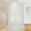 Horloges murales Cuisine Suspendue Horloge Minimaliste Chambre Design Nordique Métal Live Room Silencieux Moderne Mode Horloge Décorative