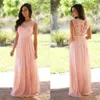 2020 Blush Pink Lace Bridesmaid Dresses Bohemian Cap Sleeves Golvlängd Chiffon Beach Wedding Gästklänningar Garden Maid of Honor300o