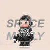 Ny plats popmart bubbla mart svart och vit panda rymd molly gåva från Merrill Lynch 1000% 70 cm handgjorda 400% 28 cm trendig dekoration handgjorda