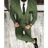 Populares 3 Peças Padrinhos Verde Exército Entalhe Lapela Smoking Noivo Dois Botões Ternos Masculinos Casamento Formatura Homem Blazer Jaqueta Calça V316Z