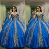 2023 Kraliyet Mavisi ve Altın Quinceanera Omuz Çiçek Aplike Boncuklar İnci Prenses Tatlı 16 Elbise Balo Partisi228L
