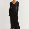 Robes décontractées printemps à manches longues Robe tricotée femmes élégante plissée une ligne femme col en v Maxi Robe 23965