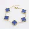 Charm Bracelets Designer Jewelry Women Van Four Leaf Clover Bracelet Fashion Vintage Luxury Design Wedding Christmas Gift High Drop D Dhmql