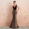 2021 Trumpet Deep V-hals Evening Dress Black paljetter Champagne Prom Dresses ärmlösa formella party Wear Vestidos de Fiesta 373582214