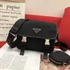 P Nylon Postman's Bags Męskie luksusowe projektanci Projektanci komfortowy plecak odpowiedni do codziennych szkolnych bagów klasyczny moda306p