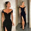 2020 Sexy Seitenschlitz Rock Arabisch Prom Party Kleider Dubai Frauen Lange Formale Kleider Schwarz Samt Elegant Eine Schulter Lange Abend D300P
