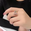 Fedi nuziali Anello per le donne Lussuoso scavato Scintillante Zircone Cristallo Cubic Zirconia Doppio colore placcato Gioielli di fidanzamento Regalo