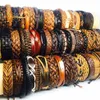 Lots en vrac entiers 50pcs pack mélange noir marron hommes femmes rétro fait à la main en cuir véritable surfeur manchette bracelets284E