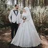 Muslimska bröllopsklänningar hög hals långärmad spets satin en linje blygsam stil 2020 nya brudklänningar anpassa plus size228c
