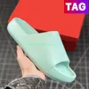 Calm Slides Designer Sandaler Kvinnor Män Slid tofflor Flat Mules Platform Gummi Slid Sliders Shoes Seasame Geode Teal Sail White Jade Ice Womens Beach Sandal