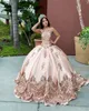 2023 Rose Gold Quinceanera 드레스 Seuqins Applqiues Jewel Neck Leeveveless Sweet 16 Dress Sweep Train Train De Quinceanera