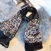Sciarpa di seta firmata per donna Sciarpe con scialli stampati leopardati da donna Anello lungo moda Pashmina 180x90cm Regalo di Natale285U