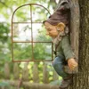 Tuindecoratie Dwergstandbeeld Elf Uitgaan Tree Hugger Miniaturen Decoracion Jardin Exterieur Knickknacks Decoratie Outdoor 230721