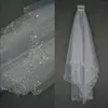 Véus de casamento de luxo Véu de noiva de casamento curto 2 camadas Feito à mão com contas de cristal borda crescente Acessórios de noiva Véu branco marfim i294g