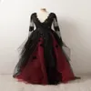 2021 Noir Rouge Foncé Gothique Robes De Mariée Col En V Manches Longues Paillettes Dentelle Volants Tulle 3d Fleurs A-ligne De Couleur Robes De Mariée 224g