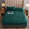 Albums Housse de matelas Veet matelassée épaisse brodée de couleur unie, housse de matelas courte en peluche, taie d'oreiller non incluse