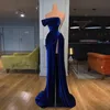 Royal Blue Mermaid Long Evening Dress Axless Robe de Soiree Velvet Dubai Formella klänningar Hög sida delade sexiga aftonklänningar 20212547