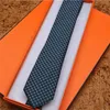 Yüksek kaliteli lüks tasarımcı iplik boyalı% 100 ipek kravat marka erkekler iş kravat çizgili boyun bağları hediye kutusu