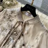 Abito a due pezzi Vintage Haute Couture Abiti Donna Fiore Ricamo Perle Perline Fiocco Camicetta Top + Gonna longuette monopetto Set due pezzi 2023