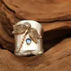 Pierścienie klastrowe Uilz Design Dragonfly Pierścień mankietu naturalny Moonstone przezroczysty kwarc niebieski kryształ dla kobiet biżuteria ślubna CRL229198F
