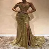 Bescheiden Gouden Pailletten Een Schouder Galajurken Zeemeermin Plooien Ruches Sexy Zijsplit Duiken Custom Made Lange Avond Party Gowns265c