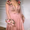 2023 Blush Rose Perles Robe De Soirée De Bal Avec Manches Longues Col En V 3D Fleurs Appliques Glitter Tulle A-ligne Robes De Soirée Ar202f