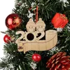 クリスマスの装飾DIY雪だるまの装飾木製のクリエイティブペイント可能な吊りペンダント手書きの家族のメンバー2023年