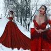 2020 Nieuwe Collectie Elegante Rode Trouwjurken Off Shoulder Volle Roze Bloemen Backless Chapel Train Plus Size Midden-oosten Formele Bri237B